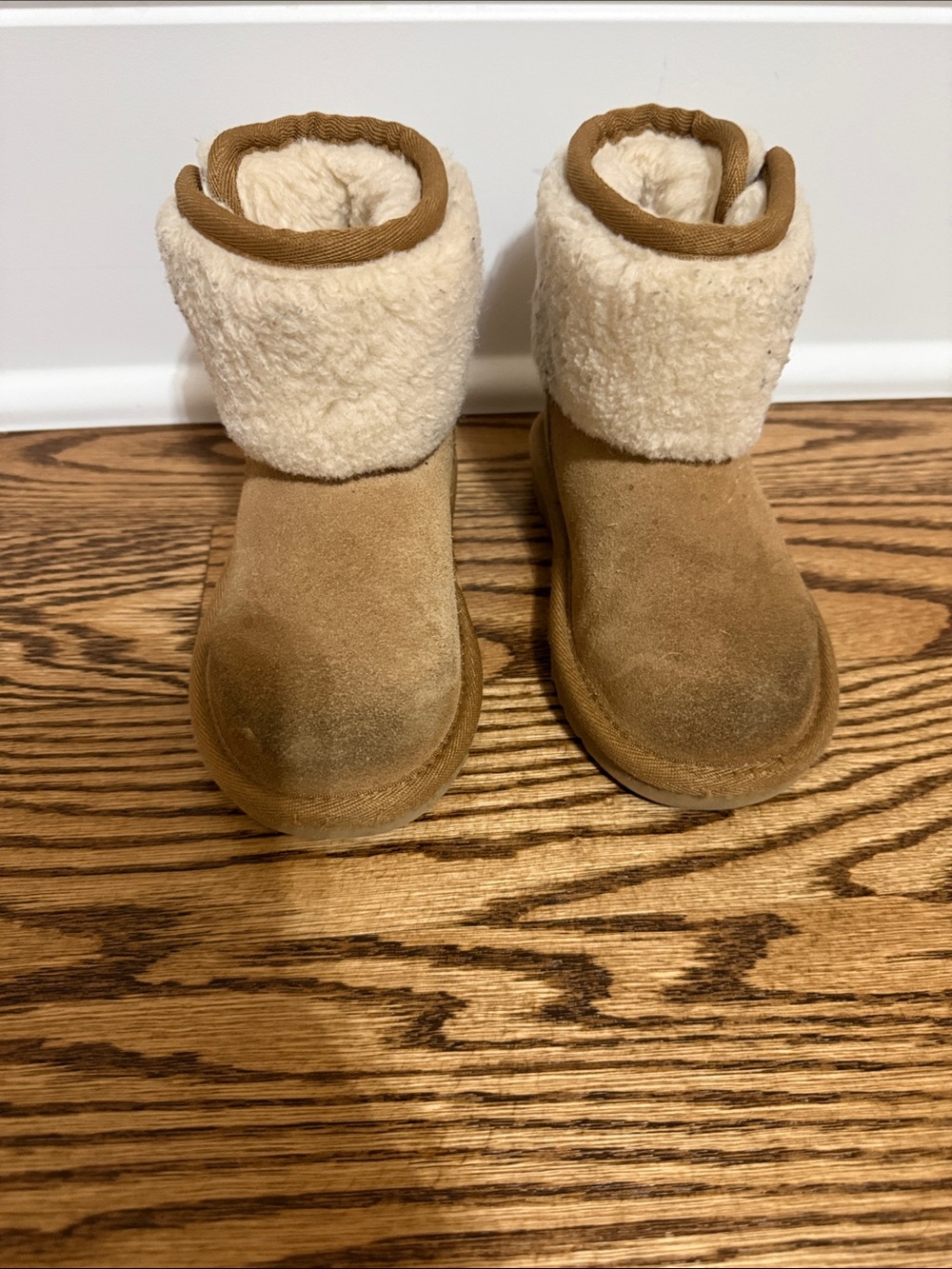 UGG Kids Chestnut Shearling Cuff Boots